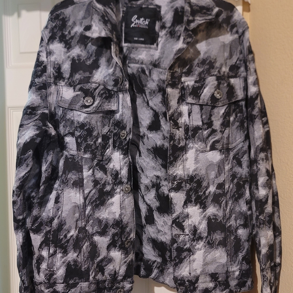 Switch Urban Men's Black & Gray Abstract Lightweight Shirt Jacket